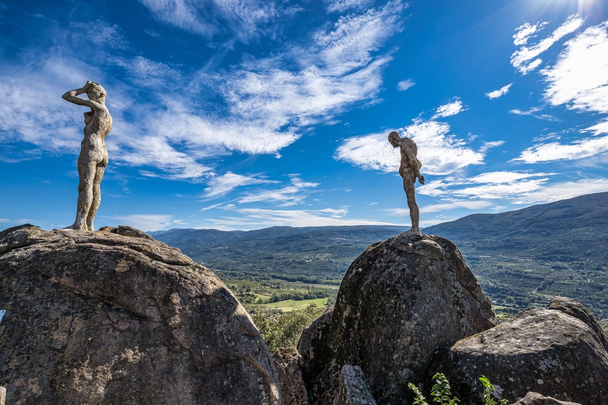 extremadura_tur's tweet photo. 👀 En #Extremadura hay fantásticos #miradores.

4 de ellos son:
📷 Mirador del Castillo o del Cerro del Búho (#Cabezabellosa)
📷 Mirador de la Memoria (#ElTorno)
📷 Mirador Punto Mira (#PueblaDeAlcocer)
📷 Mirador de Puerto Peña (#Talarrubias)

¿Conoces más? Te leemos https://t.co/m6JJRPA57H