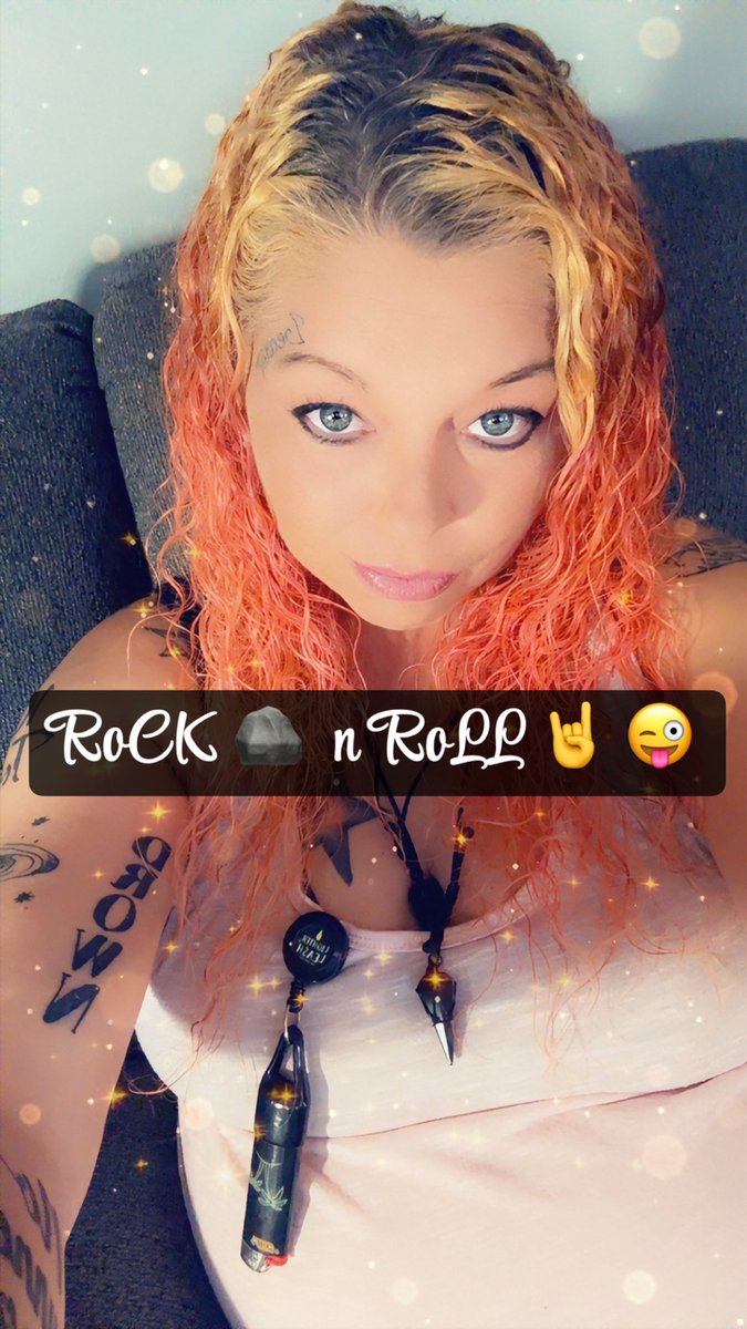 NicoleJames554's tweet photo. 🪨 ! 🤷‍♀️ ! Haha 😂 https://t.co/VagdS7f3sR