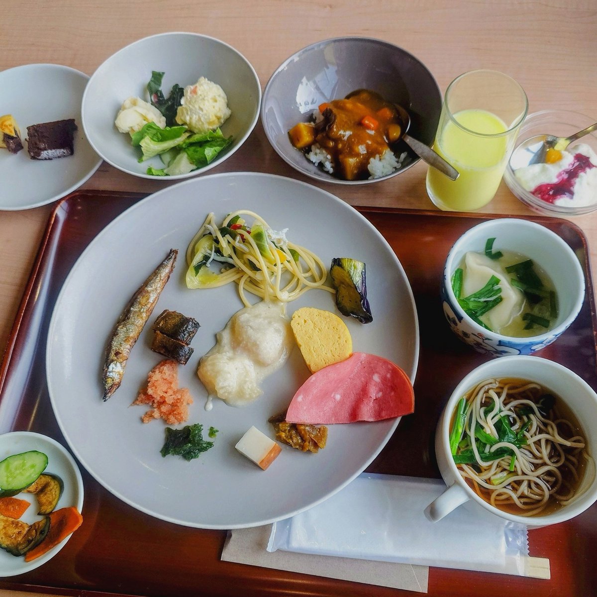 MyaRobertce's tweet photo. 疲れて帰ったその日の外食は、思ったより心にしみますね。
こんな時間を過ごすだけで、少し楽になるのはなぜでしょう。 https://t.co/gTXzltWoAa