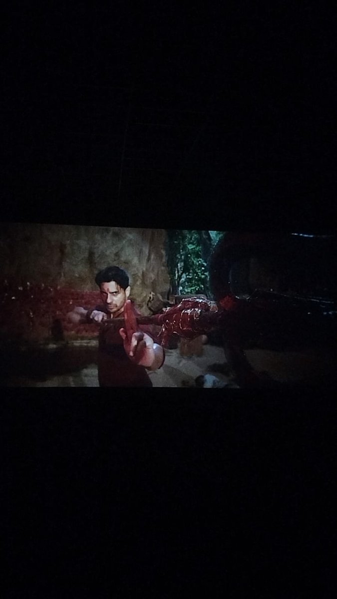 spidey_dipans's tweet photo. Came out thinking Sid has become damn good at action. Full power in those fight scenes 💥 #TheVvaan #SidharthMalhotra https://t.co/SF2PrwSX5M