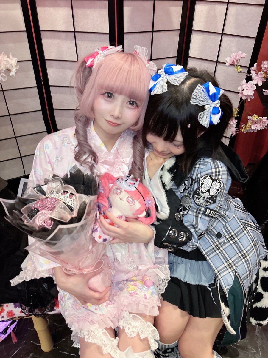 Mio_monster's tweet photo. うちのお姉ちゃんは国宝レベルに可愛い https://t.co/ewXczwsf5K