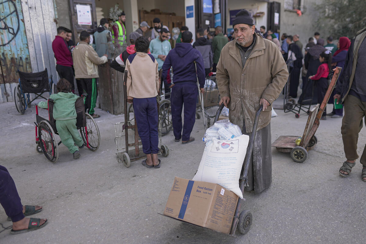 WFP_MENA's tweet photo. The government of the Republic of #Korea has provided USD 5 million for food assistance in #Palestine.

This contribution will help WFP provide vital cash-based food assistance to over 100,000 conflict-affected Palestinians in #Gaza and the #WestBank.

🗞️ https://t.co/28ghrNqsm8 https://t.co/CxkXc3UzYn