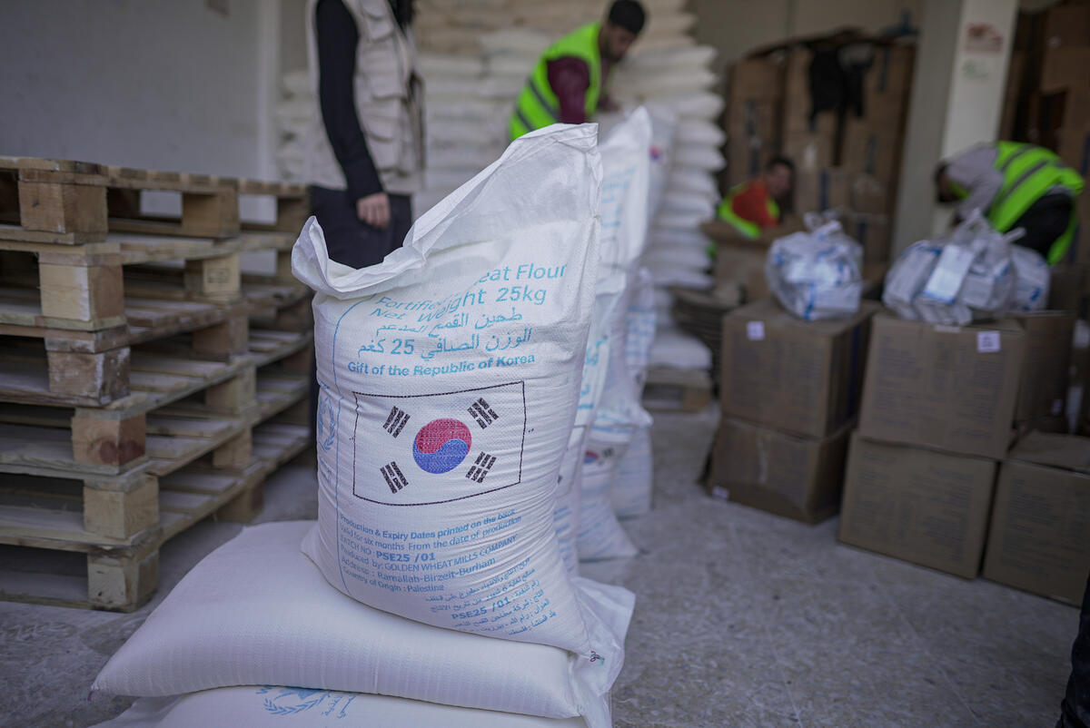 WFP_MENA's tweet photo. The government of the Republic of #Korea has provided USD 5 million for food assistance in #Palestine.

This contribution will help WFP provide vital cash-based food assistance to over 100,000 conflict-affected Palestinians in #Gaza and the #WestBank.

🗞️ https://t.co/28ghrNqsm8 https://t.co/CxkXc3UzYn