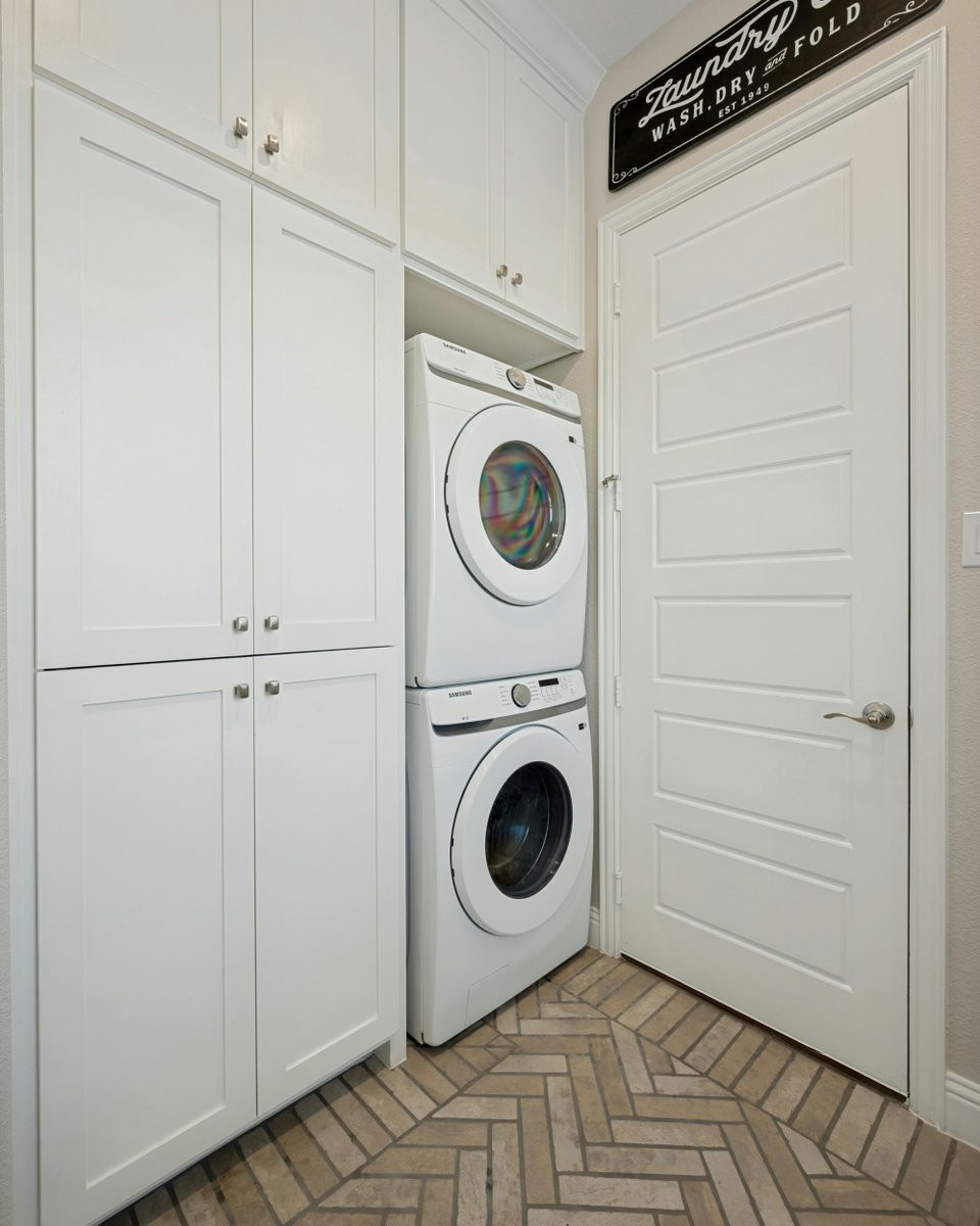 DFWImproved's tweet photo. Dream of a laundry room that looks as good as it functions? Custom cabinetry, efficient storage, and long-lasting finishes create daily ease.

Get your free estimate: https://t.co/1M0wuKaVfr

#DFWImproved #HomeRemodeling https://t.co/zPzgpEnZgO