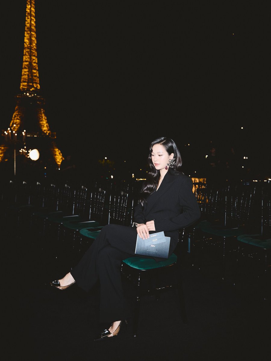 monmiwluv's tweet photo. 에펠탑♡미우판사
나 너무 좋아하지, , ,

MILK PANSA SHINE PFWSS27
#YSLxMilkPansa
#SaintLaurentSS27
#MilkPansa
#PFW #YSL 
#YvesSaintLaurent https://t.co/gpn7Sh90UT