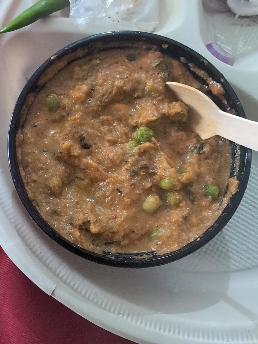 idpkt's tweet photo. @zomato Really disappointed with my order from American Dhaba. The order was delivered almost 1 hour late, the rotis were stale, and the Matar Paneer had barely 2 pieces of paneer in the entire portion. The gravy was mostly onion-tomato and the taste was extremely bland https://t.co/Yv5pUeL01l