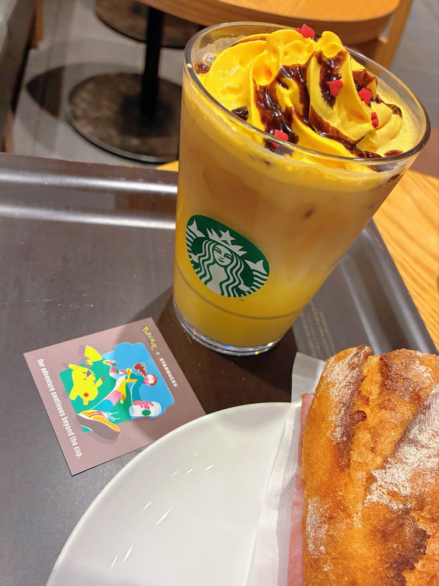 TPf20f's tweet photo. フラペチーノじゃなくてカフェラテにされたピカチュウだった⚡️見た目めっちゃバナナなのに味カフェラテで、怖い‼️ https://t.co/hwuWOvYxuE