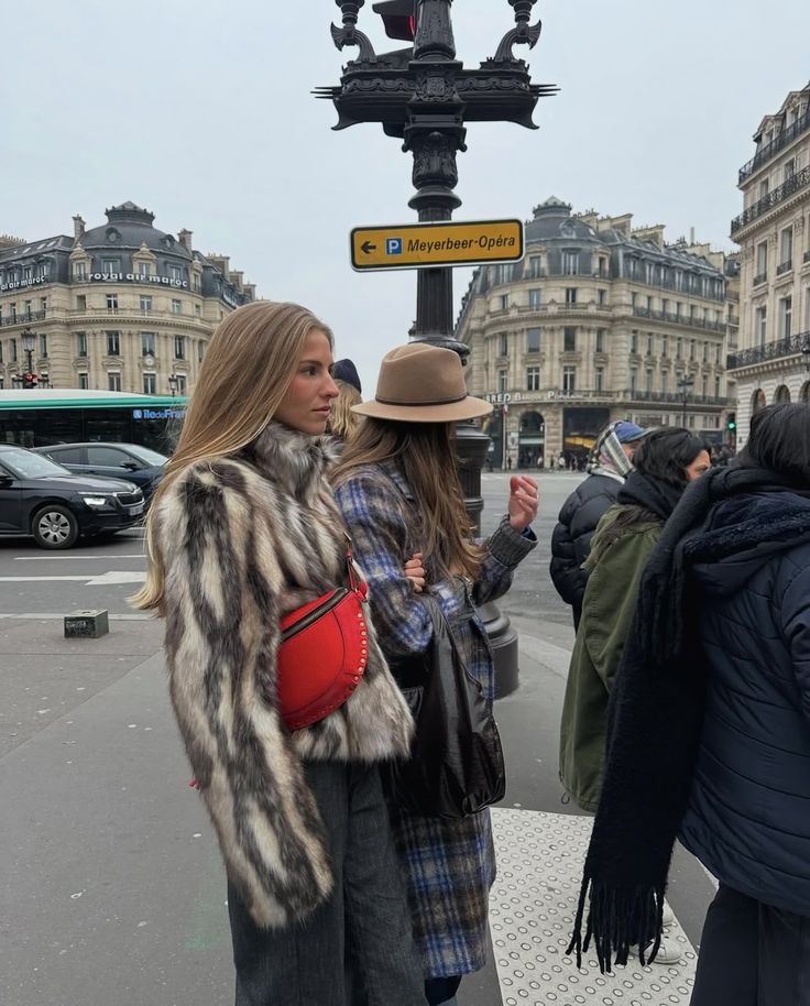 InfurMagazine's tweet photo. For days when one layer simply isn’t enough.

#infur #infurmagazine #fur #furfashion #fallfashion #fallstyle #fashionweek #streetstylefashion #streetstyle #furstyle #stylegram #fashiongram #wildfur #fox #foxfur #foxjacket #foxcoat #furjacket #aw26 #fw26 #aw #fw #mobwife https://t.co/7etsbyDAcT