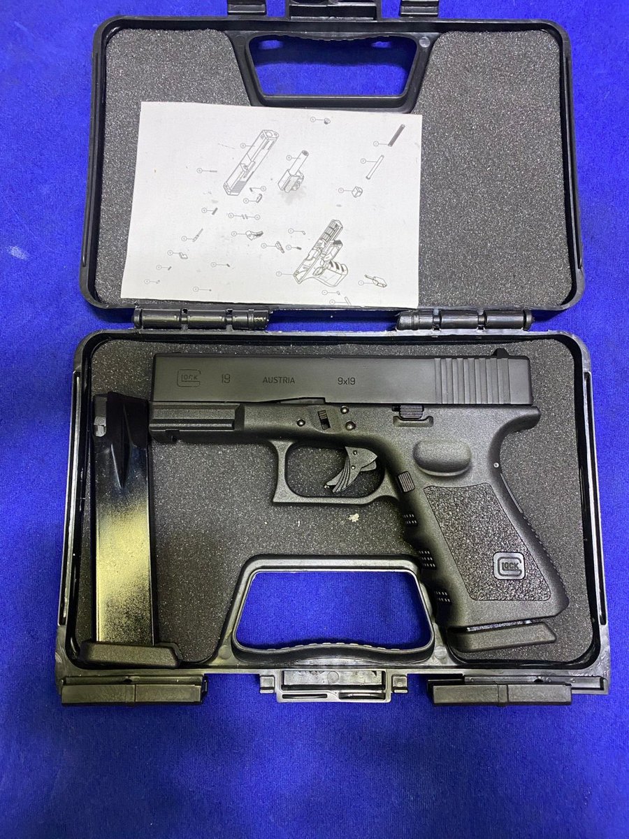IrishYarbokqlk's tweet photo. กล็อค 19 .380ACP ลําเกลียว  แถมลูก 20 นัด💥 
ราคา 6,000 บาท จัดส่งด่วน 1-2 วัน📦
สนใจเพิ่มเติม 🆔: @273vtown  มี @ นําหน้า
#ปืนเถื่อน #ปืนไม่มีทะเบียน #ปืนหลุดจํานํา https://t.co/mM9GJRc8c7