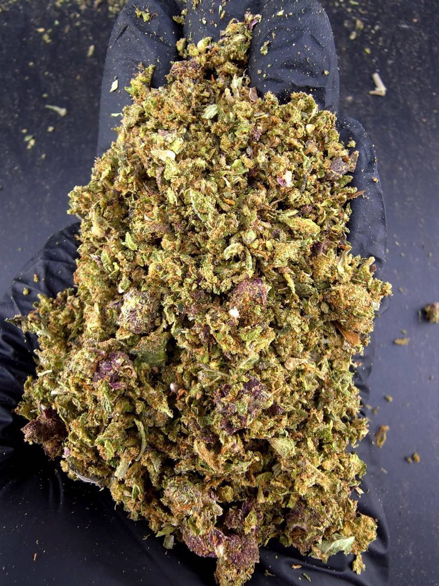 Seikafourtwenty's tweet photo. ⏳【 🍃Indoor • Powder 】🇹🇭

🔸 Bubba ☕️🪵
🔸 Indica80% 🔸THC25%🌬️☕️

Aroma🔻Chocolate 🍫Coffee☕️Spicy🌶️

💸100G = 550฿ , 1KG = 1,999฿💸

 🛍️สนใจสินค้า @Line 
ทักแชท ตามสั่งได้เลยครับ🔻
Line ID (.) ▶️ 0924153858.
https://t.co/2ctg71aMCD

#weed #cannabis #BaiTrim #og #กัญชา https://t.co/KAhP15tJtQ