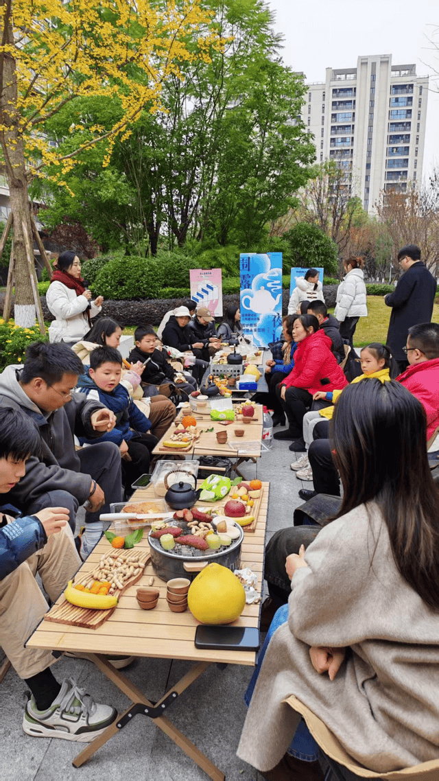 Amadavytd's tweet photo. Te esperamos este sábado en el Parque Central! Actividad de juegos comunitarios y compartir de comida, ven con tu familia y amigos!， https://t.co/ETSiqFtmfO