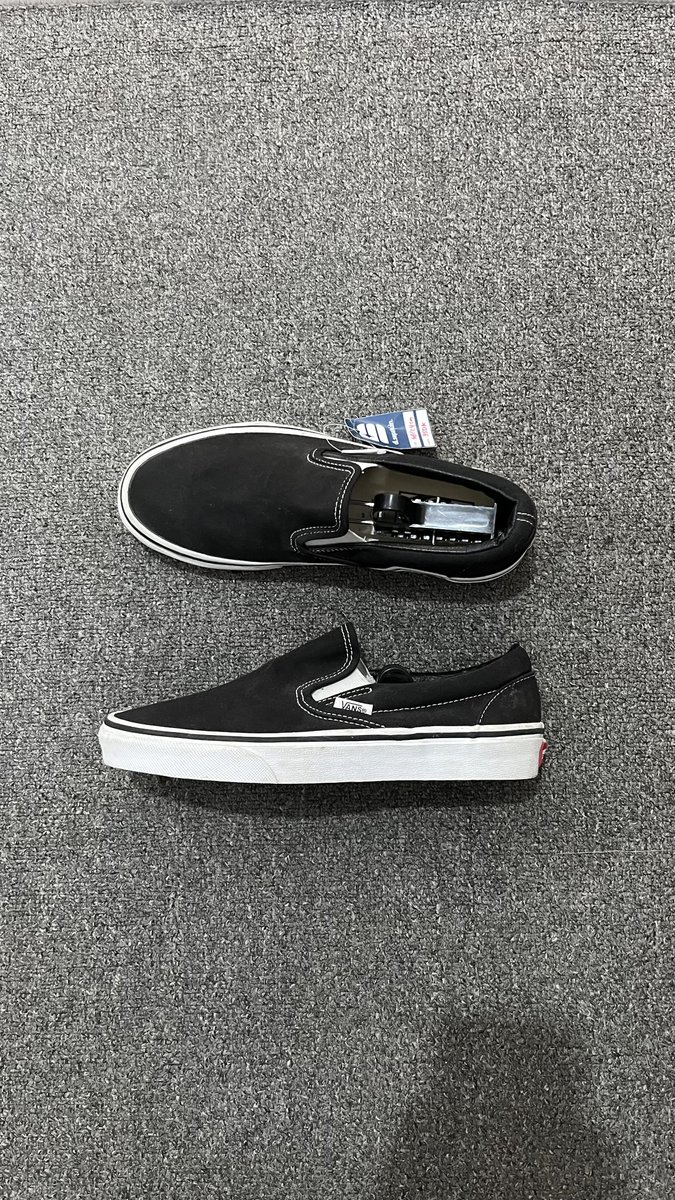 pickesyxv's tweet photo. ‼️take malam ini special price‼️
Vans Slip On Black
Ori second
Size 38 / 24 cm (only size)
Price 400k

serius sung DM aja!
bisa rekber oren📦
#wts #wtb #sepatu https://t.co/tMhIlUqDTQ