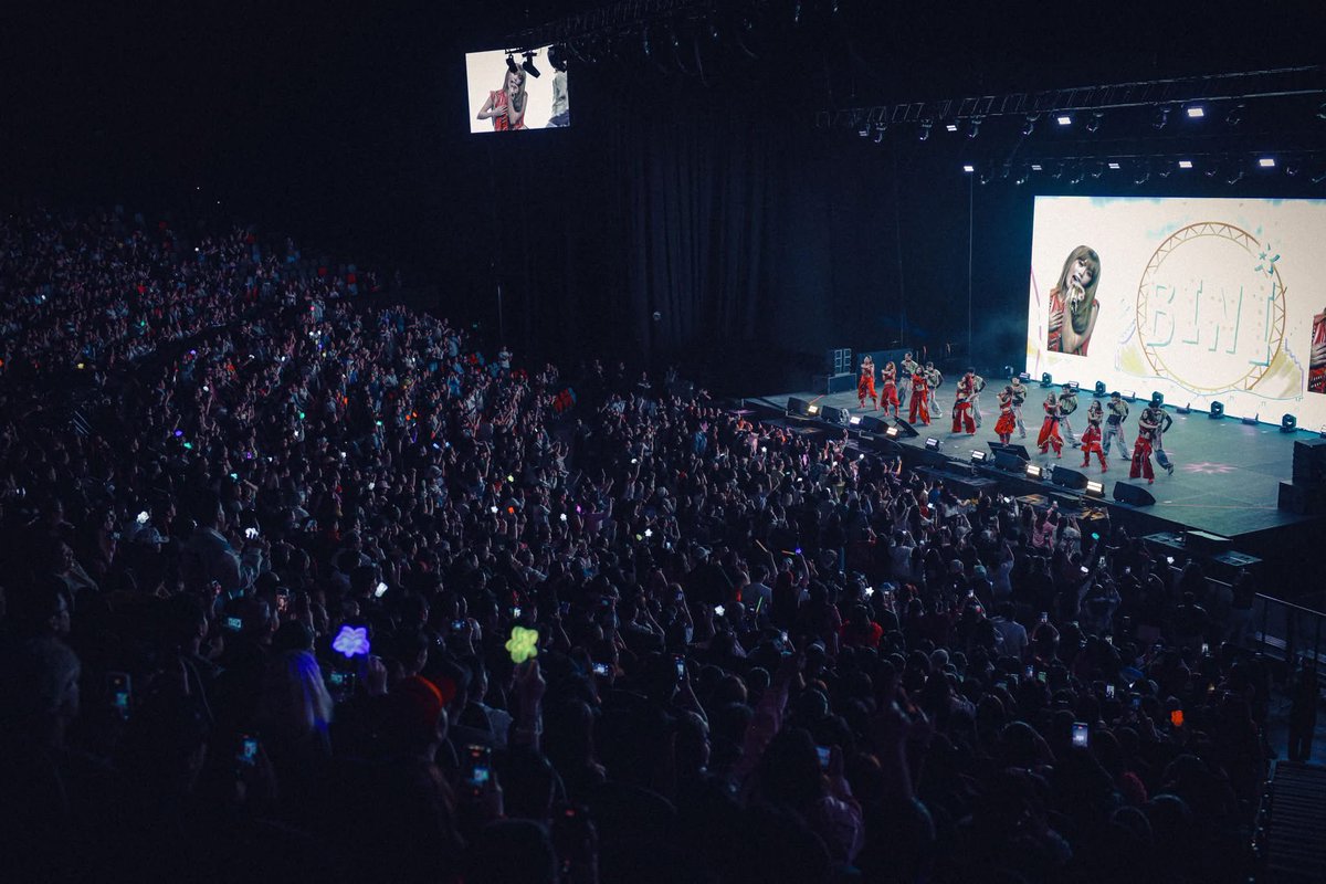 bini_writes's tweet photo. WHEN AN OPM ACT DRAWS A MASSIVE CROWD ABROAD 🌺🇵🇭🇦🇺

LOOK: BINI drew a huge crowd — one of its biggest to date since started touring in 2024 — in the Sydney leg of the #BINI_SIGNALS_WORLDTOUR_2026 as posted by the Tiktok Entertainment Centre on FB. 

BINI almost filled up the massive Tiktok Entertainment Centre (mini PH ARENA view from afar no?), the usual venues for international events in Australia. It’s also the staple venue of ASAP All-Stars. 

Back in 2023, BINI busked in Sydney but with little to no crowd. They came back three years later with a legion of fans. What a humble beginning. A full circle. 

Malayo pa pero malayo na 🥹
That’s on the Nation’s Girl Group 🇵🇭

📸Tikok Entertainment Centre FB 
#BINI