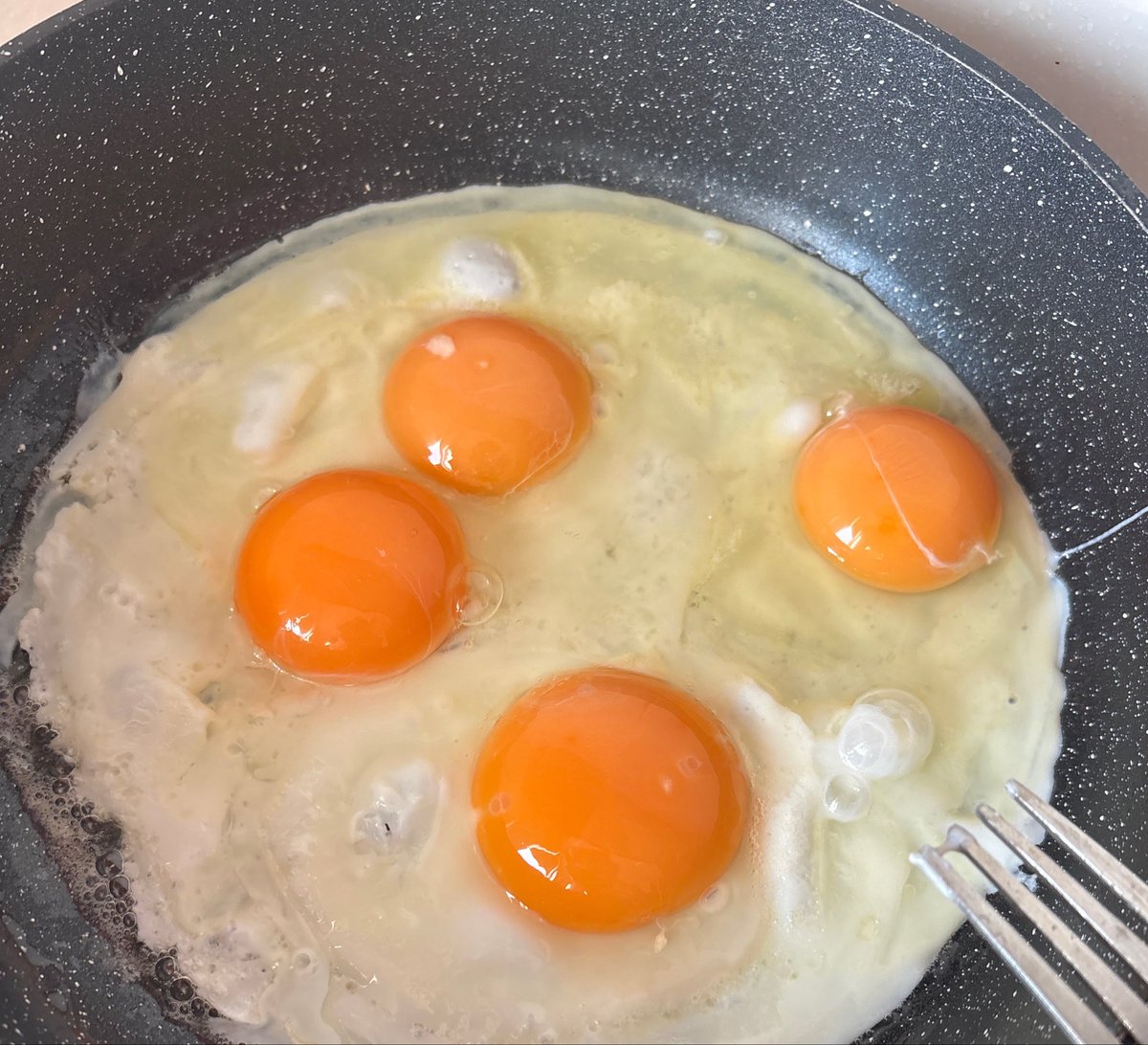 Batmanchikneogu's tweet photo. Good morning techies today will be a chill day https://t.co/t9vyH4bhKF