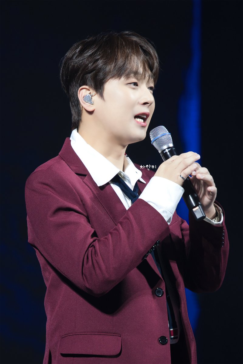 cha_anmi_2's tweet photo. 26/09/20 퇴근을 못하게 하는 잘생김!!  진안홍삼축제 찬원은 아껴서 보고 있음 ㅋㅋ (부제-동공은 못참아)

#이찬원 #LeeChanWon #진안홍삼축제  (사진모음4) https://t.co/3ozxJZdwzu