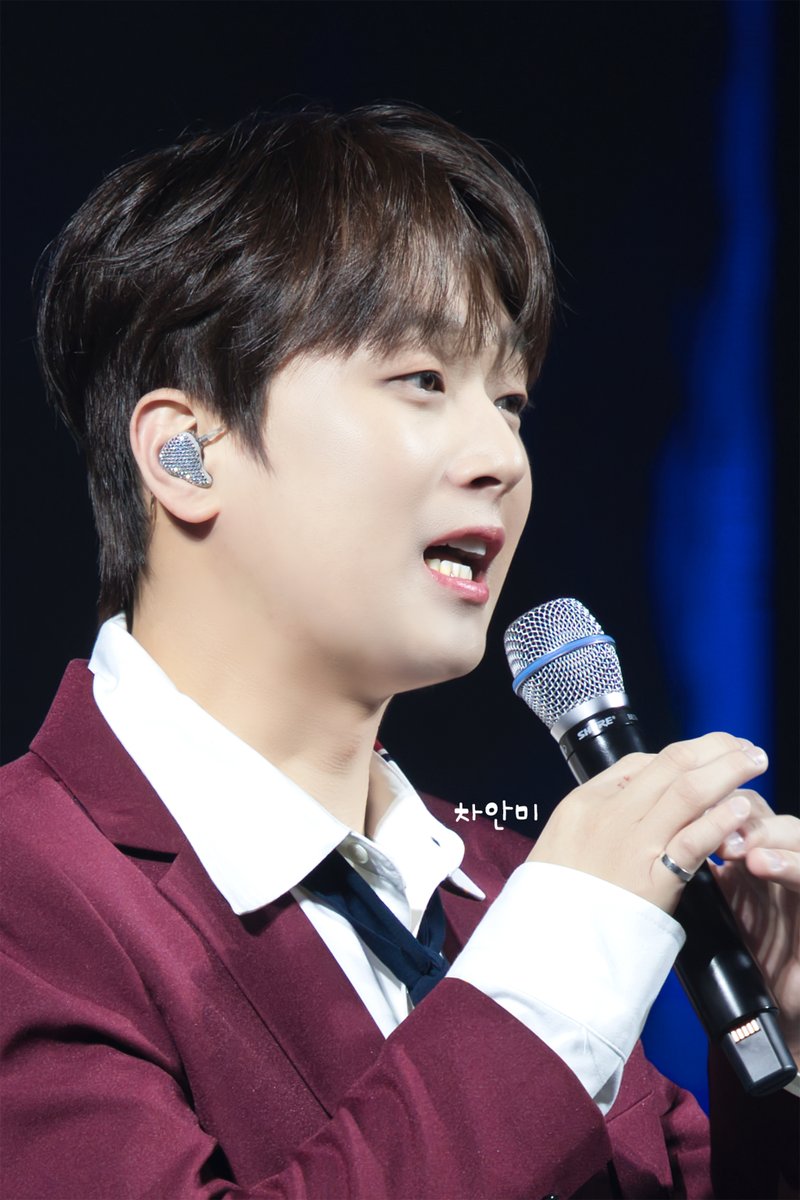 cha_anmi_2's tweet photo. 26/09/20 퇴근을 못하게 하는 잘생김!!  진안홍삼축제 찬원은 아껴서 보고 있음 ㅋㅋ (부제-동공은 못참아)

#이찬원 #LeeChanWon #진안홍삼축제  (사진모음4) https://t.co/3ozxJZdwzu