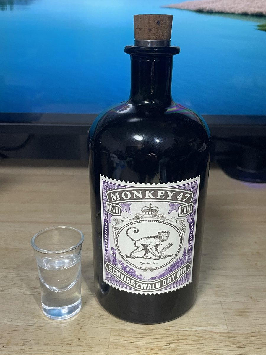 repairfan_com's tweet photo. 最近控えてたけど、今日はちょっと呑む。
ショットバーに行くと、“美味しい”と勧められるんやけど、個人的にはイマイチ。
#monkey47 https://t.co/ovJ9ONFtoE