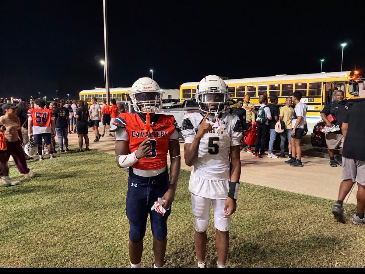 AydenTenner25's tweet photo. Game ended in 6-6. Love playing against my guys @maisonwhite0322. See yall in district. 

8 carries 65 yards 2 catches 18 
7 tackles all TFL 3 sacks 

W.I.N https://t.co/9kIzMHuBCi