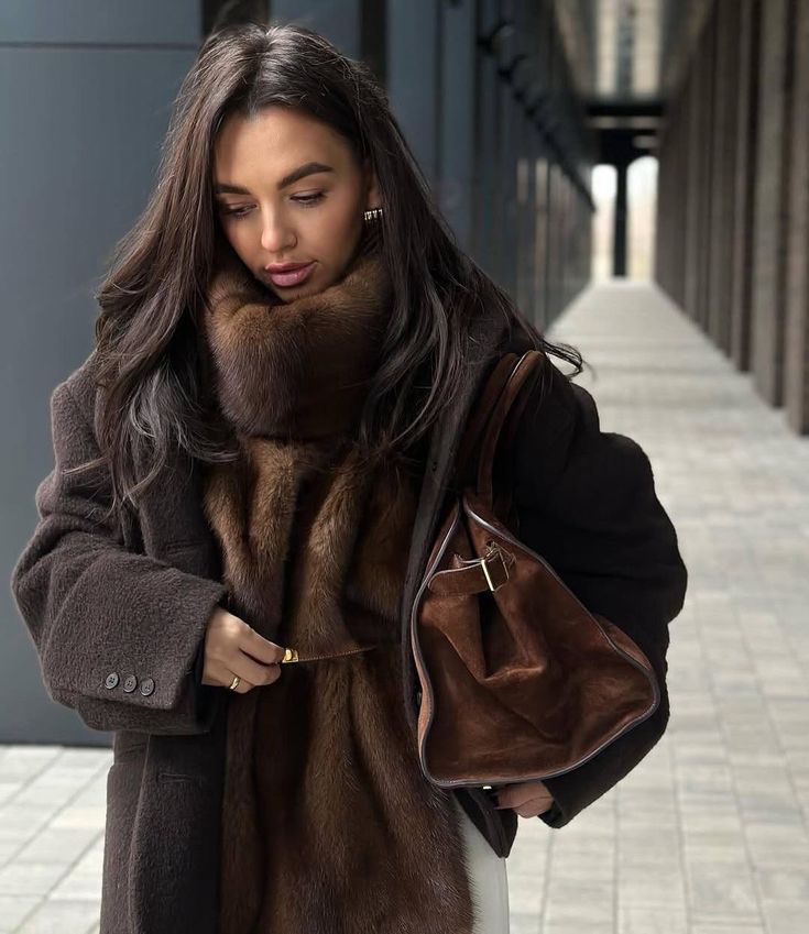 InfurMagazine's tweet photo. It’s getting colder. Finally worth dressing for.
#infur #infurmagazine #fur #furfashion #fallfashion #fallstyle #fashionweek #streetstylefashion #streetstyle #furstyle #forher #mink #minkfur #minkjacket #minkcoat #furjacket #aw26 #fw26 #aw #fw #mobwife #fashionstatement #ott https://t.co/iKvPgjiGCa