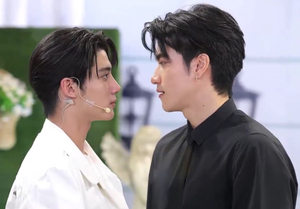 Jadenginong's tweet photo. (กุเป็นดาราไม่ได้หรอก นี่หวั่นไหวกับคู่ตัวเองแน่นอน) https://t.co/Ya1ioWAO3c