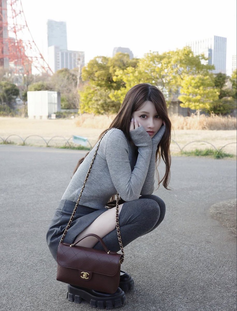 888ktmw's tweet photo. モテえろ女になりたい女子、全員これ見て🍂🪄ྀི◝✩

この秋、男ウケも色気も欲しいならこのコーデ参考にして。
「なんか今日いつもより可愛くない？」って言われる女、だいたいこういう服着てる。 https://t.co/BDZ180FfGt