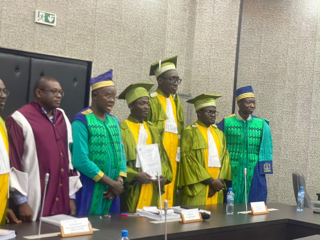 PasetRsif's tweet photo. 🎓 Congratulations, Dr Adanyro Atilago! 🇧🇯
PASET-Rsif scholar from Benin, he has completed his PhD at the @Institut_2iE ), Burkina Faso 🇧🇫.
His research turns invasive water hyacinth into sustainable biogas. 🌱⚡
#PASETRSIF #PhD #RenewableEnergy #Bioenergy https://t.co/lxOGvGImrR