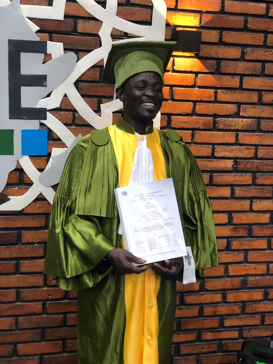 PasetRsif's tweet photo. 🎓 Congratulations, Dr Adanyro Atilago! 🇧🇯
PASET-Rsif scholar from Benin, he has completed his PhD at the @Institut_2iE ), Burkina Faso 🇧🇫.
His research turns invasive water hyacinth into sustainable biogas. 🌱⚡
#PASETRSIF #PhD #RenewableEnergy #Bioenergy https://t.co/lxOGvGImrR