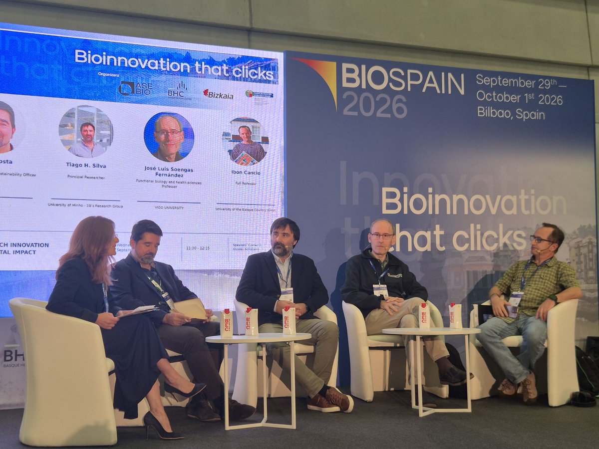 CIM_Uvigo's tweet photo. 📣O CIM está en @BIOSPAIN_AseBio, unha das grandes citas europeas da biotecnoloxía!
#PhystoFish levou a Bilbao os resultados de @marinnonet, rede transnacional que durante 3 anos conectou investigación, capacidades e innovación para impulsar a #BlueBiotech no Espazo Atlántico.🤝 https://t.co/d2YcSrAh8h