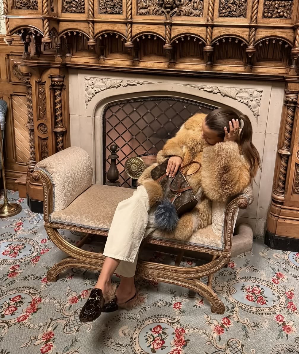 InfurMagazine's tweet photo. Some days simply call for more.

#infur #infurmagazine #fur #furfashion #fallfashion #fallstyle #fashionweek #streetstyle #furstyle #wildfur #fox #foxfur #foxjacket #foxcoat #furjacket #aw26 #fw26 #aw #fw #mobwife #fashionstatement #ott #qotd #ootd #ootn #fypage #fy https://t.co/N3KUPMtbjt