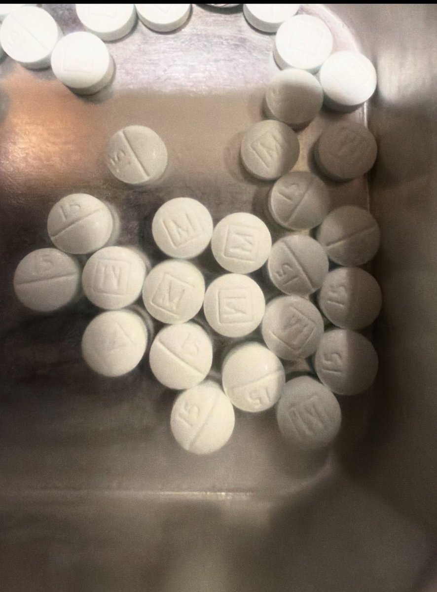 darkslutt223's tweet photo. @iip_tjai @OrigianlThe I got some 15s for you bro. https://t.co/GzvKyMns8B