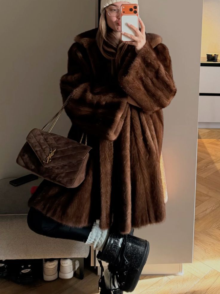 InfurMagazine's tweet photo. The kind of coat you look forward to wearing.

#infur #infurmagazine #fur #furfashion #fallfashion #fallstyle #fashionweek #streetstylefashion #forher #mink #minkfur #minkjacket #minkcoat #furjacket #aw26 #fw26 #aw #fw #mobwife #fashionstatement #ott #qotd #ootd #ootn #fypage #fy https://t.co/p77YuBT8vy