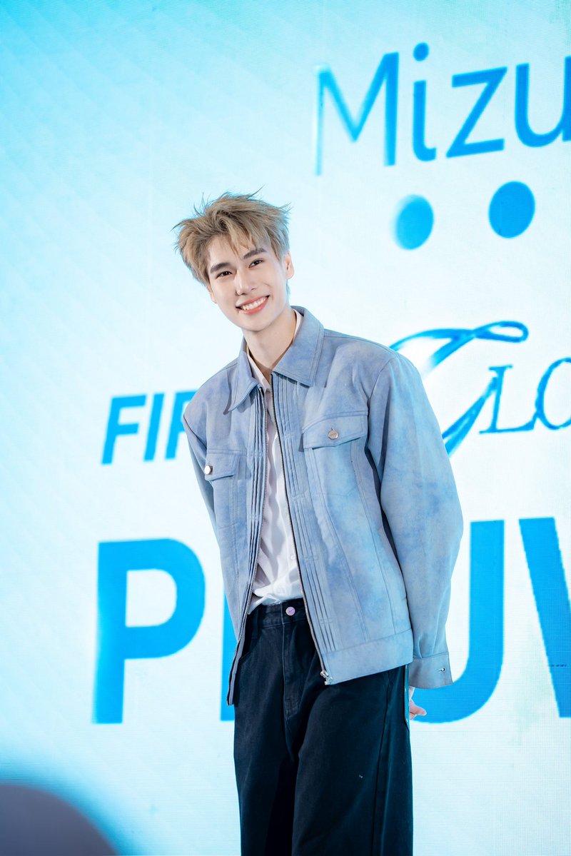 phuwinengstrm's tweet photo. ไปกันต่อ เพิ่มความถี่อย่างต่อเนื่องกันค่ะทุกคน ✌️

PHUWIN MIZUMI MOIST BA
#MizuMIxPHUWIN
#Moist4Levels https://t.co/kQKSNkBSBJ