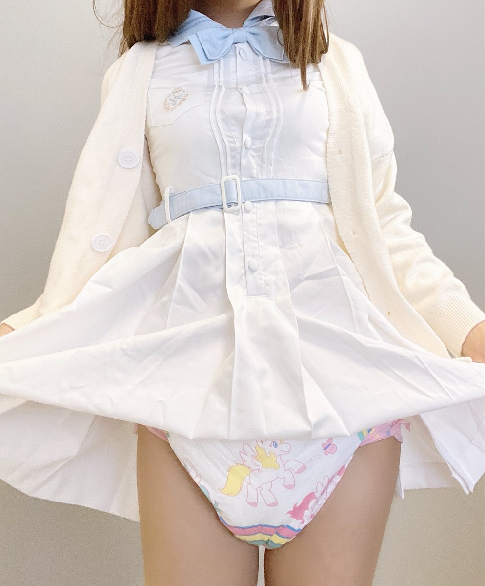 Chaa846010's tweet photo. 港式校服很可愛😳😳
要領養嗎😳

#abdl #little #diaper #幼児退行 #尿布 https://t.co/Z1dO8m6UEi