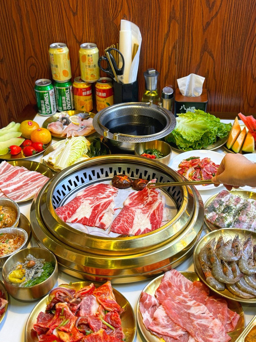 khali_drex195's tweet photo. [Got a roast that’s perfectly juicy—best paired with a hot pot that’s #numberone Nothing beats a hearty meal shared with loved ones!] https://t.co/E8wwKzXp0E