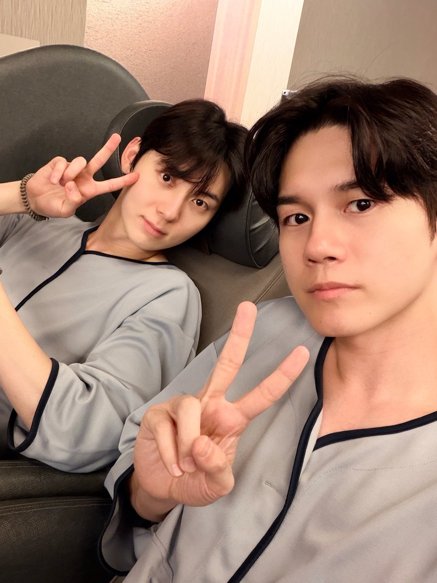 ONG_ClubTH's tweet photo. #องไอจี 260930 | #옹성우 #ONGSEONGWU

#องซองอู โพสต์ภาพคู่กับ #ฮวังมินฮยอน ผ่าน Instagram 🥹🫶🏻 คาดว่าน่าจะเป็นทริปเที่ยวด้วยกันของแก๊งแคอันจึ 95 ไลน์ค่า ✈️

𝙤𝙨𝙬_𝙤𝙣𝙜𝙚 : บันทึกการเดินทางของ ESFJ และ INTP
ช่วยรอกันอีกนิดนะครับ🙏🏻

🔗https://t.co/0uETMO9LAW https://t.co/iMM3STrTsQ
