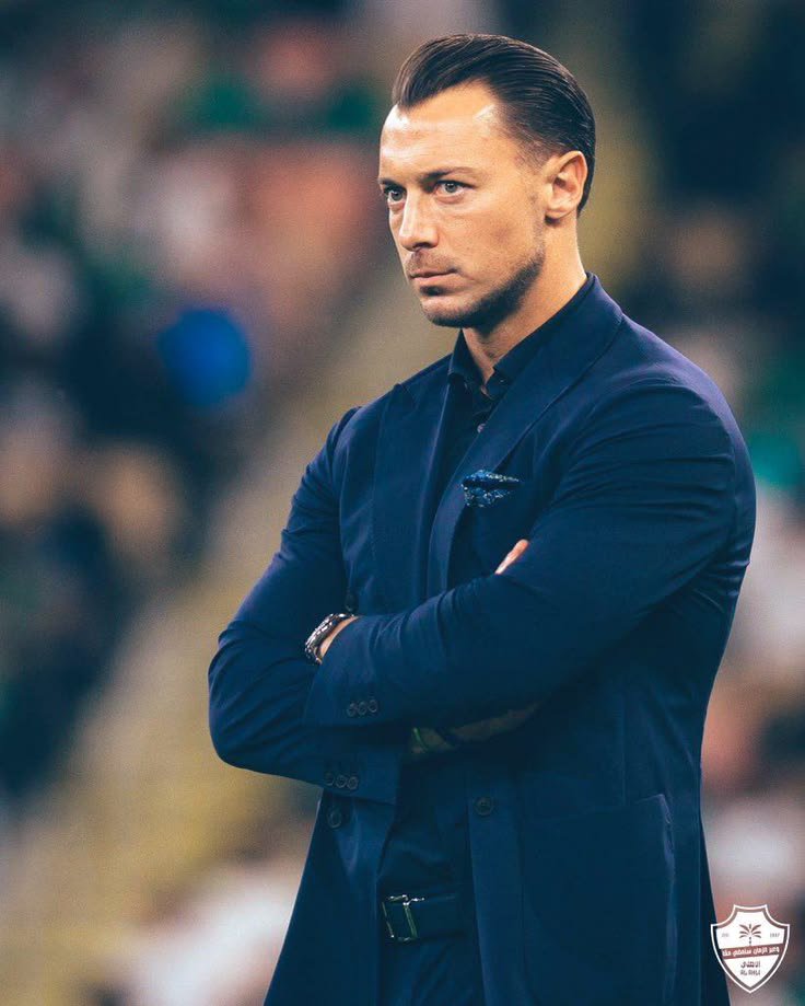sout1alahli's tweet photo. 🚨🚨🚨 || عاجل - @iuijn :

احد اندية العاصمة يُفكر بجدية كبيرة للتعاقد مع ماتياس في الشتوية مدرب النادي #الأهلي سابقاً 🤯. https://t.co/Fml0S3FZPj