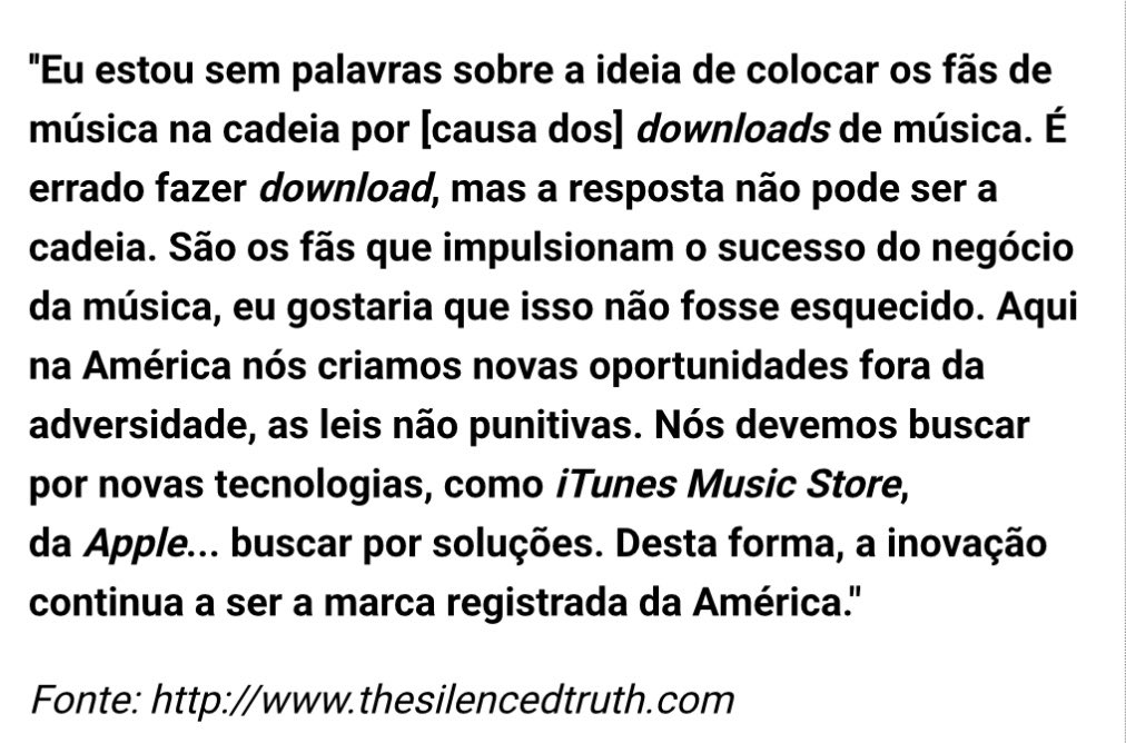 mjculturebrasil's tweet photo. 🚨🤯 Michael Jackson previu a era do Streaming e apontou o caminho que a indústria seguiu… 

No início dos anos 2000, a pirataria digital e os downloads em MP3 causaram um pânico absoluto na indústria fonográfica. A resposta das gravadoras e do Congresso dos EUA? Um projeto de lei radical que pretendia transformar o ato de baixar música na internet em um crime com pena de prisão. Eles queriam colocar os próprios consumidores atrás das grades.

Enquanto a indústria e grande parte da classe artística apoiavam as algemas, o Rei do Pop decidiu nadar contra a maré. Em 1º de julho de 2003, Michael Jackson emitiu um pronunciamento público histórico. Ele não apenas defendeu os fãs — lembrando aos executivos quem realmente sustentava o negócio da música —, mas também provou que a sua visão de mercado estava décadas à frente do seu tempo.

Em vez de punição, Michael apontou para a inovação. Ele citou a recém-criada iTunes Music Store da Apple como o modelo a ser seguido, prevendo com exatidão que o futuro não seria travar a tecnologia à força, mas sim criar plataformas digitais oficiais e acessíveis. Anos antes do domínio global de gigantes como Spotify e Apple Music, o Rei do Pop já havia desenhado o modelo do streaming.