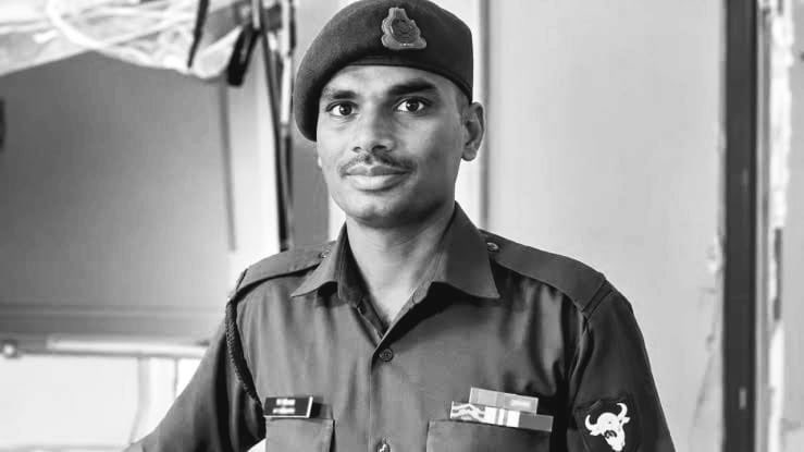ysjagan's tweet photo. Deeply saddened by the loss of Havildar Kuvvarapu Kishan of Prakasam district, who died while performing operational duties along the India-China border. I salute his service to the nation. My heartfelt condolences to his family. May they find strength in this hour of grief. https://t.co/sYGDWSlnmx