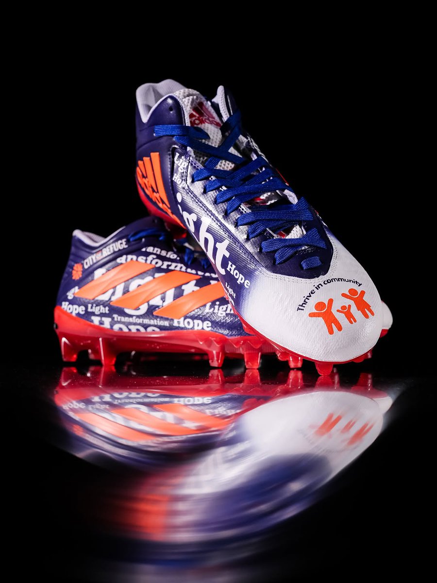 BarnesNata60971's tweet photo. I'm honored to wear  on my cleats for the game this Sunday. I'm so thankful for the wonderful work they've been doing in Atlanta to support families and individuals as they move past their crises. https://t.co/MebOOoPCuP