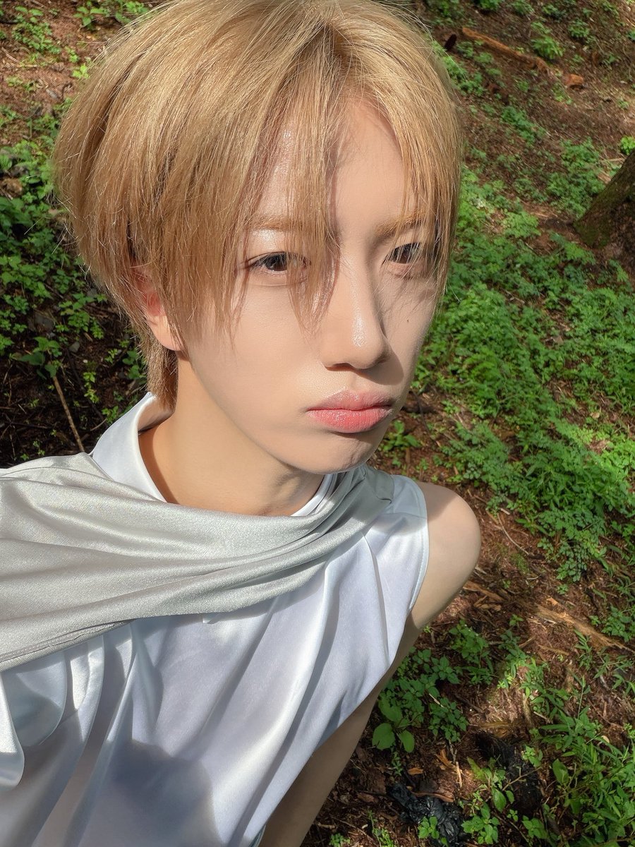 CRAVITY_twt's tweet photo. LOUDER 가보자구📢📢
#원진 https://t.co/WAEaBEBRpa