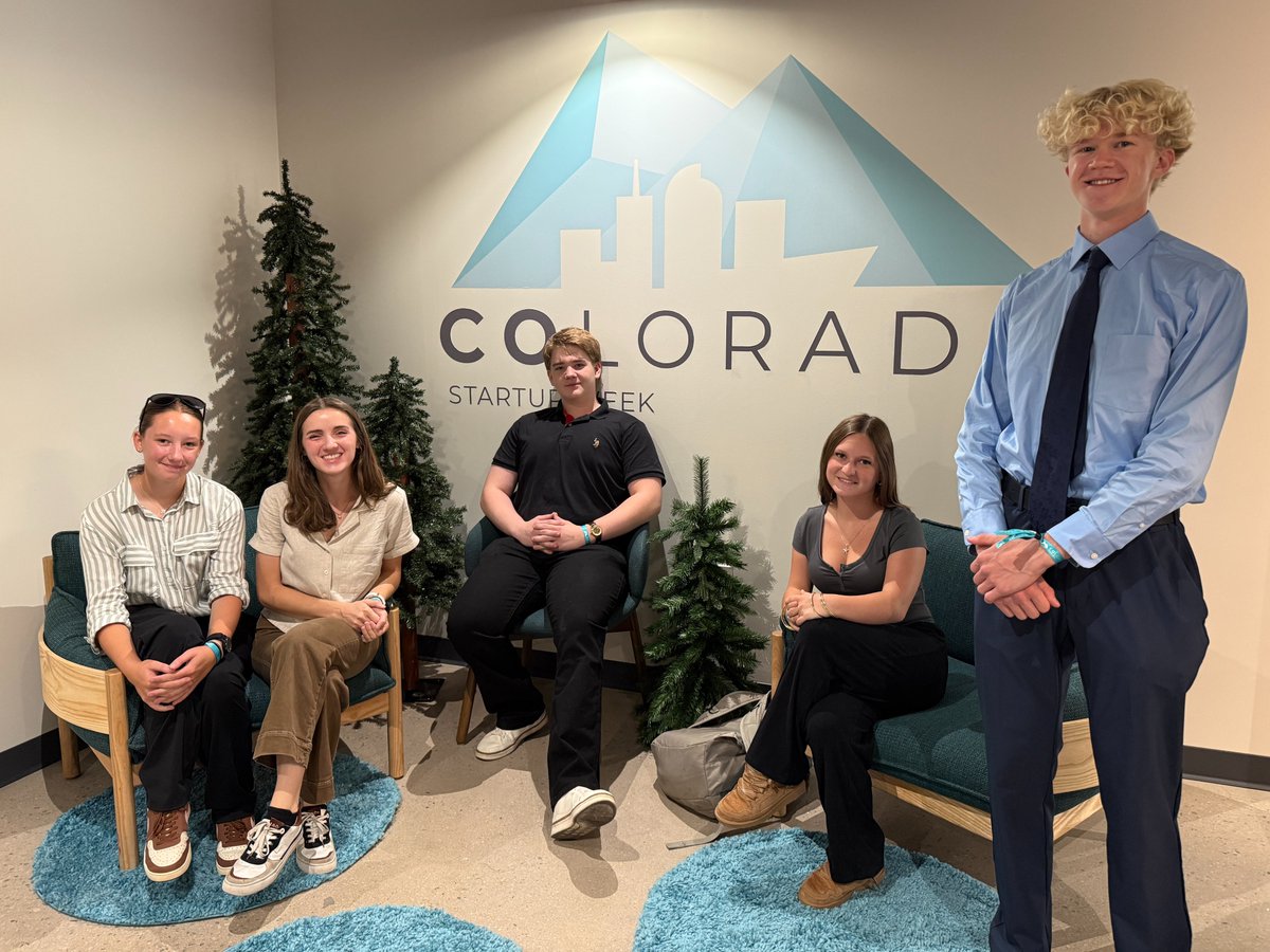 ICSVVSD's tweet photo. Some of our students recently attended Colorado Startup Week in downtown Denver, participating in conference-style sessions focused on startups, innovation, entrepreneurship and bold ideas. Students had the opportunity to learn from professionals in Colorado’s startup community. https://t.co/oiOfOIECYN