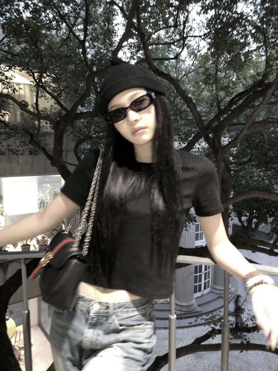 cdenyu's tweet photo. (&amp;.) withal, the floors tick by n’ the bass thumps low, a pulse under my böots. gramercy, upstairs, for the stage. I cross one leg, sling my chain bag just so &amp; let the phone dangle, unbothered. till then, mä béllé, the “squabble” is mine #voilà. https://t.co/imATcQYG7t