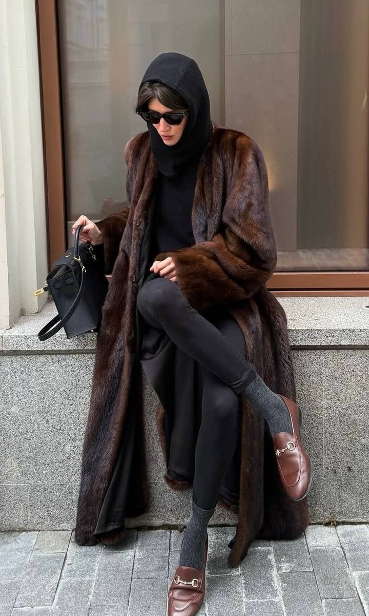 InfurMagazine's tweet photo. The temperature dropped. Mink season begins.

#infur #infurmagazine #fur #furfashion #fallfashion #streetstylefashion #streetstyle #furstyle #forher #mink #minkfur #minkjacket #minkcoat #furjacket #aw26 #fw26 #aw #fw #mobwife #fashionstatement #ott #qotd #ootd #ootn #fypage #fy https://t.co/G8ys0JzN2F