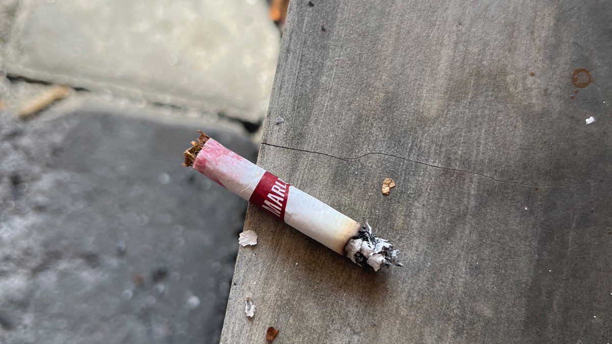 cathamorte's tweet photo. im broke af when my daily nicotine is KRETEK https://t.co/zBR4GaPUbh