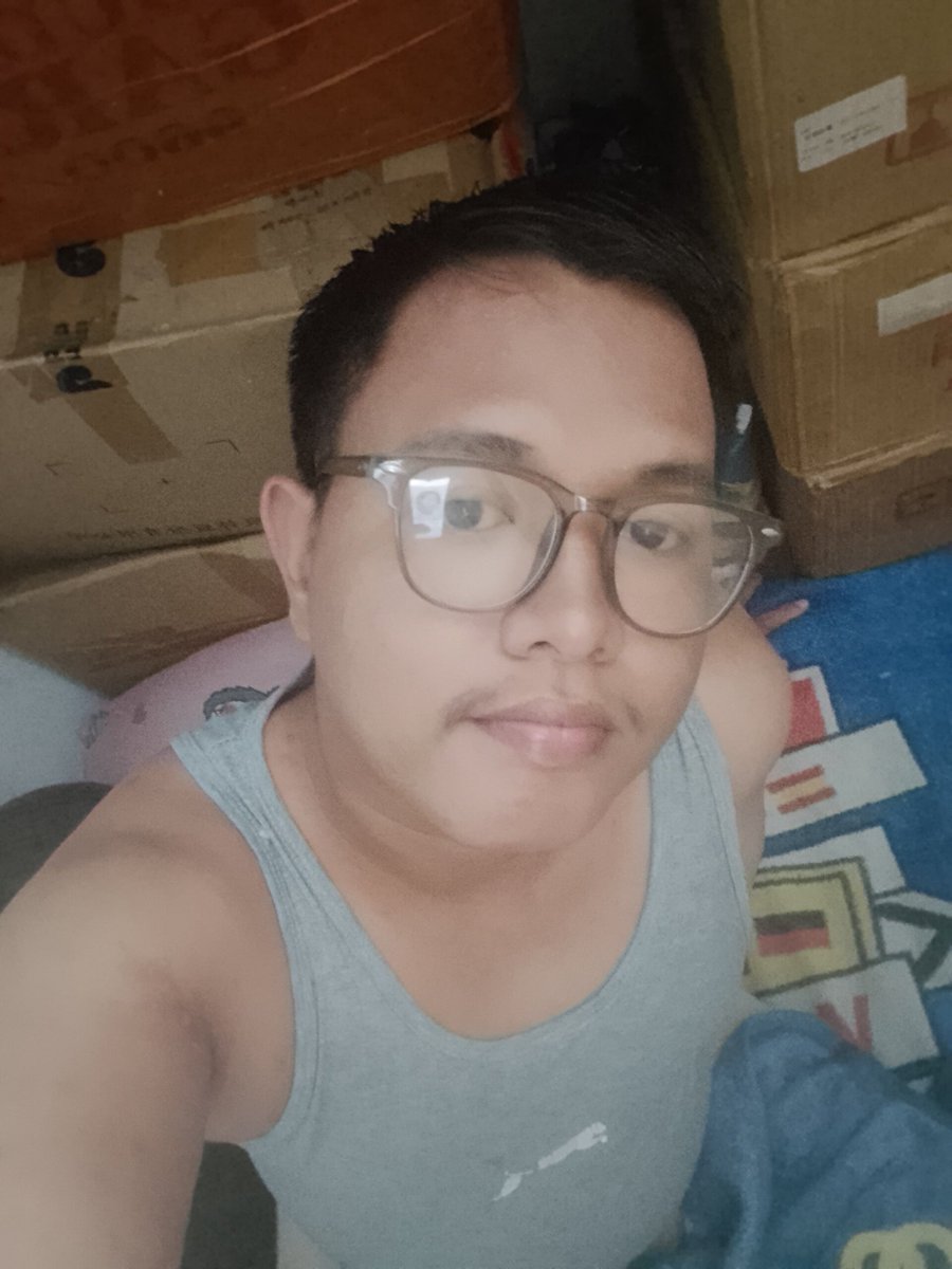 Vchub289's tweet photo. Pengen ada yg nemenin bobo nya. 
Vc kaga masalah ko bobo nya
#chub 
#chasers https://t.co/1widvb10Pe