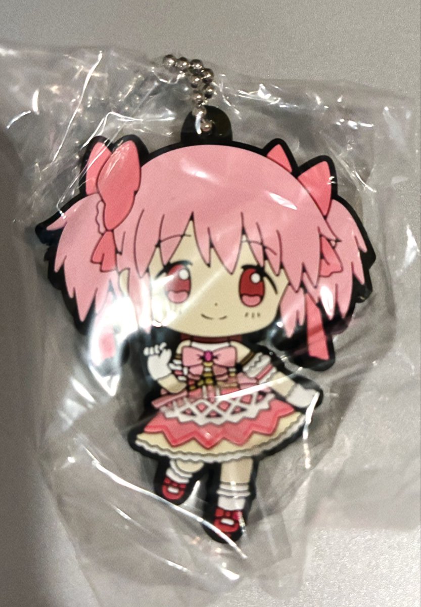 char__loo's tweet photo. （交換）魔法少女まどか☆マギカ〈ワルプルギスの廻天〉 カプセルラバーマスコット

【譲】まどか
【求】杏子or杏子&amp;さやかor定価（現金or paypay）

未開封ごとの交換
新宿or原宿or池袋で手渡し交換

10月1日池袋、3日は東京駅で交換可能です
リプにてご連絡下さい！ https://t.co/eZHssGsLm8