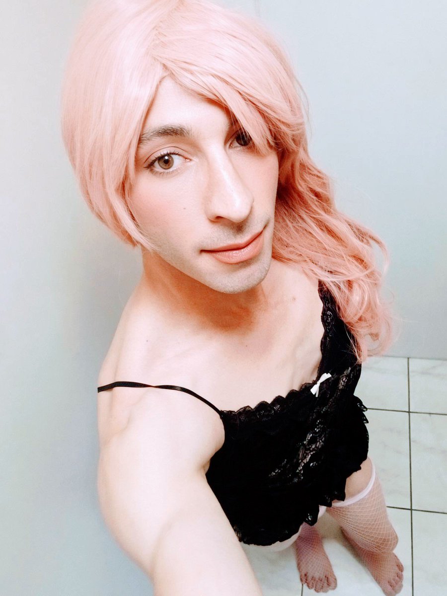 S4B_astraea's tweet photo. Honestly missed dressing up more than I had realized. Definitely gonna be putting more effort into my look. https://t.co/XXXlYXKzoP