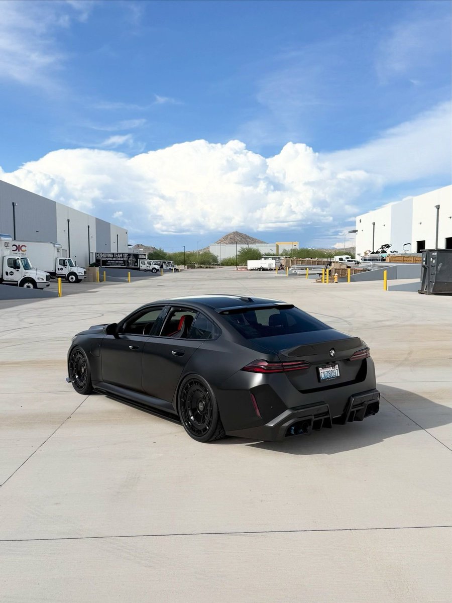 flowers3496's tweet photo. BMW G90 M5 COMPETITION https://t.co/Tn4V2V9tLS