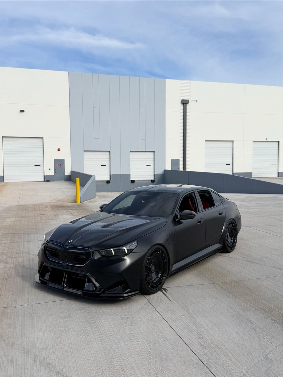 flowers3496's tweet photo. BMW G90 M5 COMPETITION https://t.co/Tn4V2V9tLS