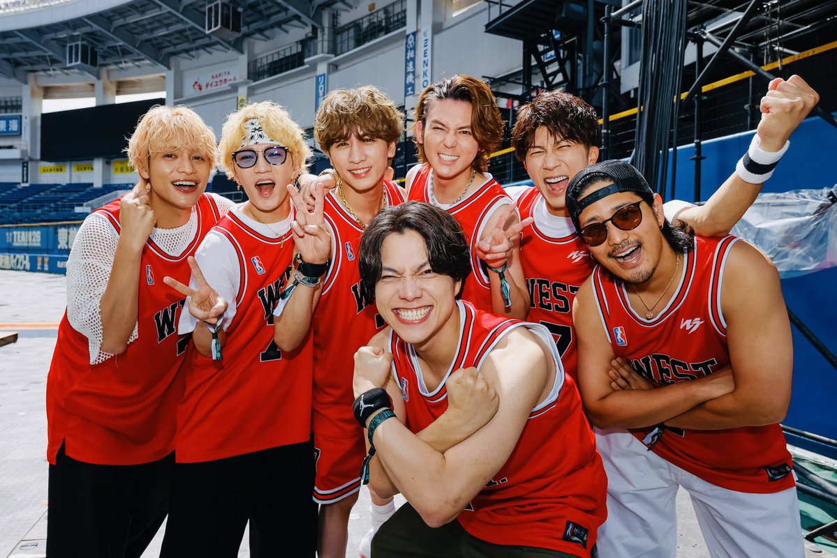 kota_jasmin07's tweet photo. 刻刻と時間が迫ってくる😭😭
WEST.としての活動が終わりを迎える😭

本当にありがとう🌈そしてWEST.大好き！！！！！！！
WEST.を推して良かったです😭 https://t.co/qCfxLMTuDG